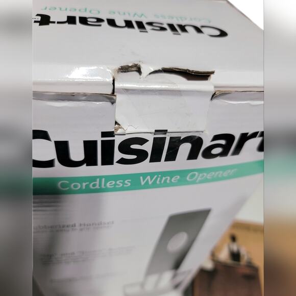 Cuisinart Cordless Wine Opener and Aerator Pump Vaccum Stoppers Gift Set - Picture 10 of 14